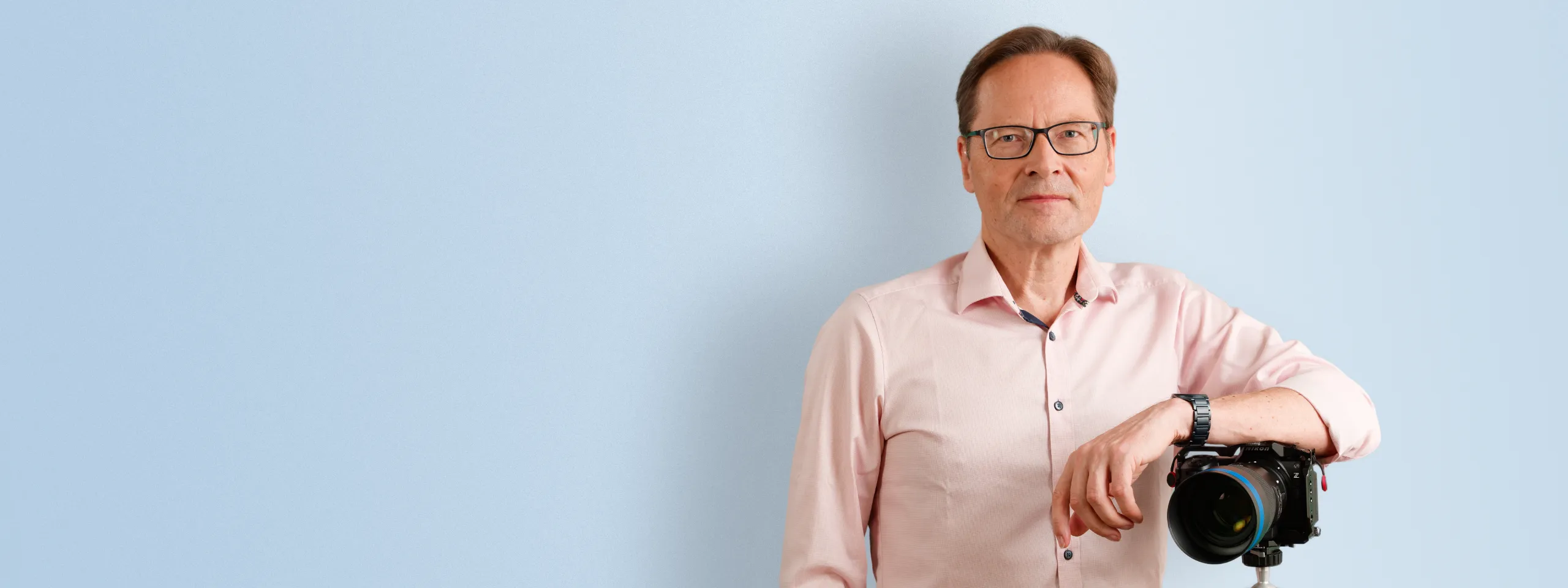 Portraitfoto von Volker Müller-Behncke im Studio