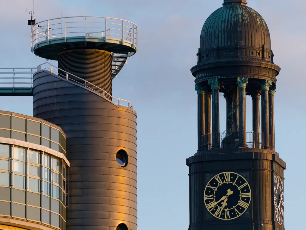 Elbphilharmonie und moderne Architektur in der Hamburger HafenCity