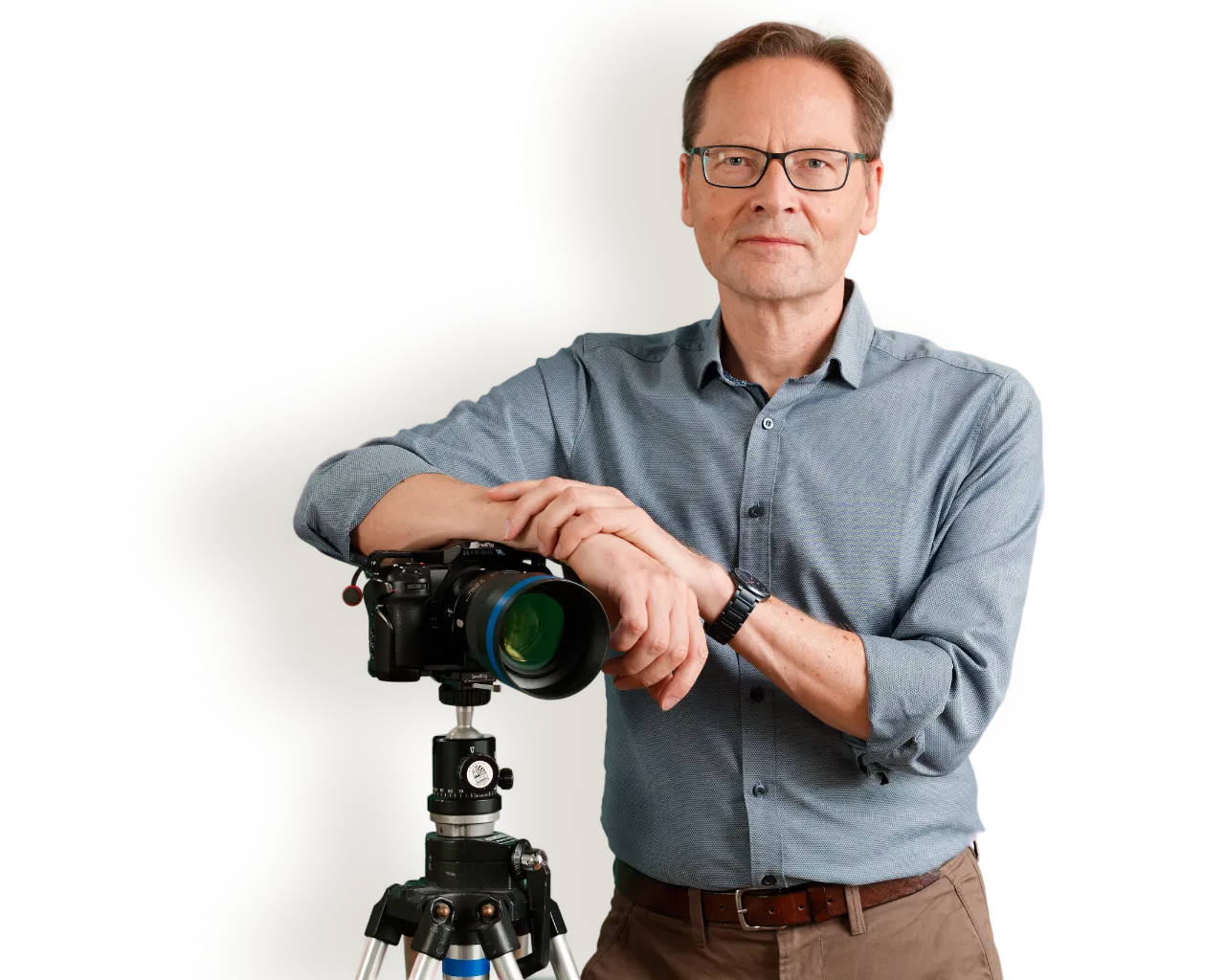 Fotograf mit Kamera am Hamburger Hafen
